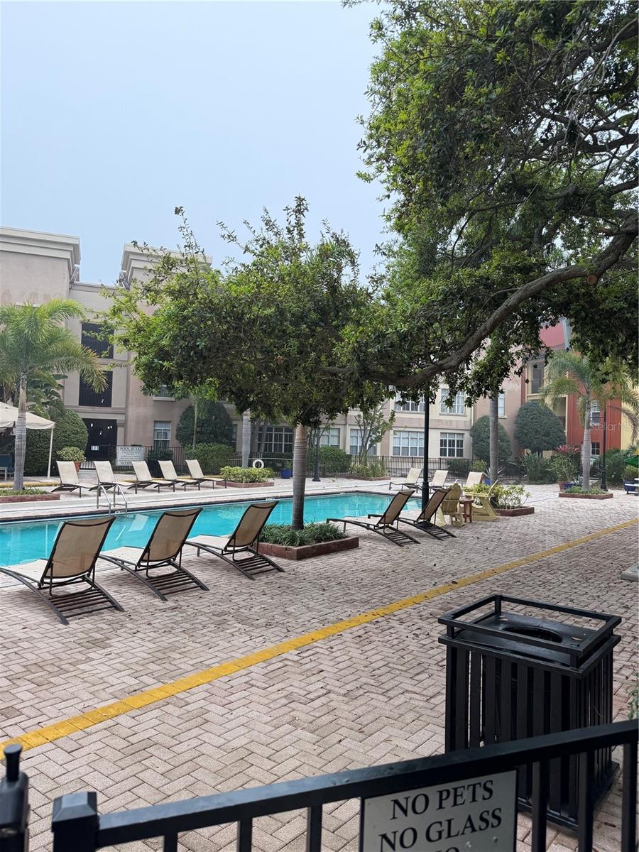 Image 17 of 18 For 402 Armenia Avenue 132