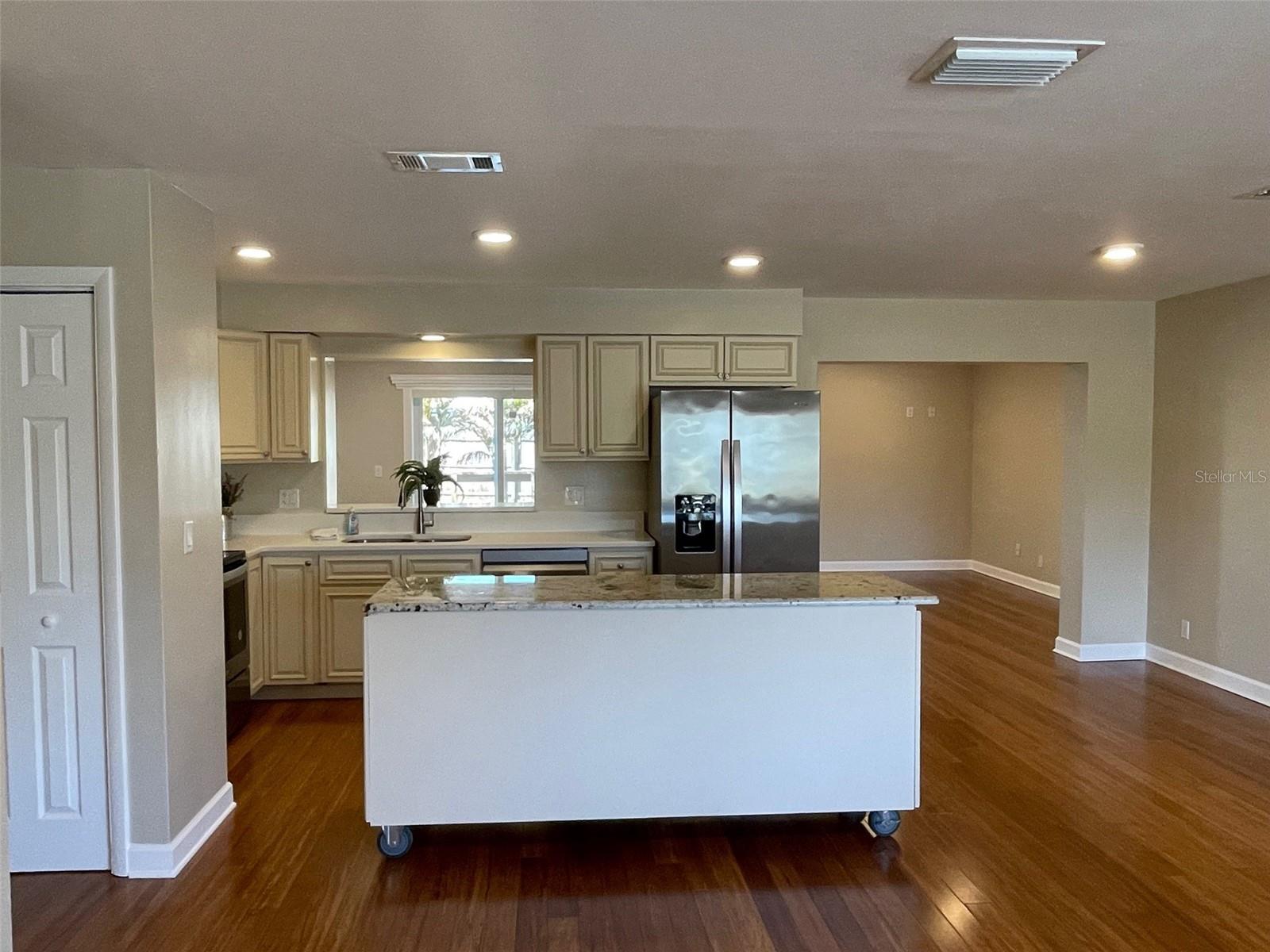 Image 5 of 41 For 6556 27th Street N