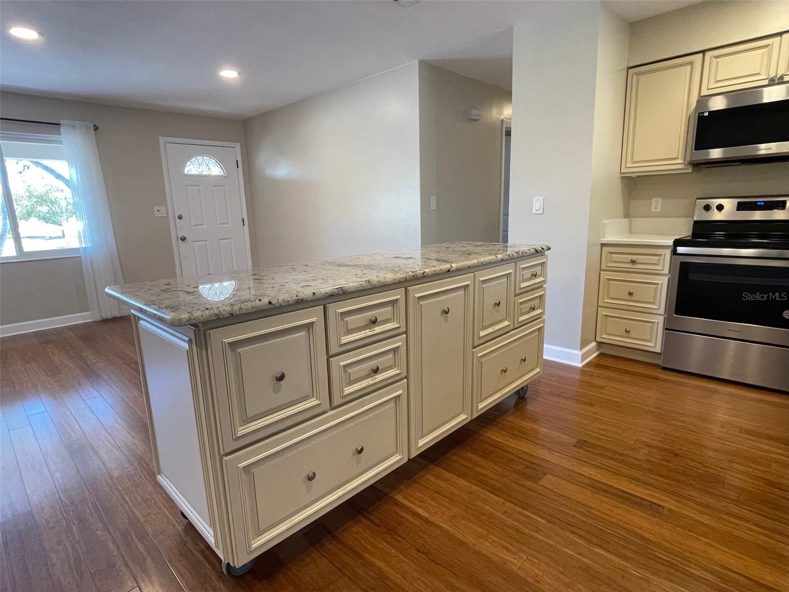 Image 7 of 41 For 6556 27th Street N