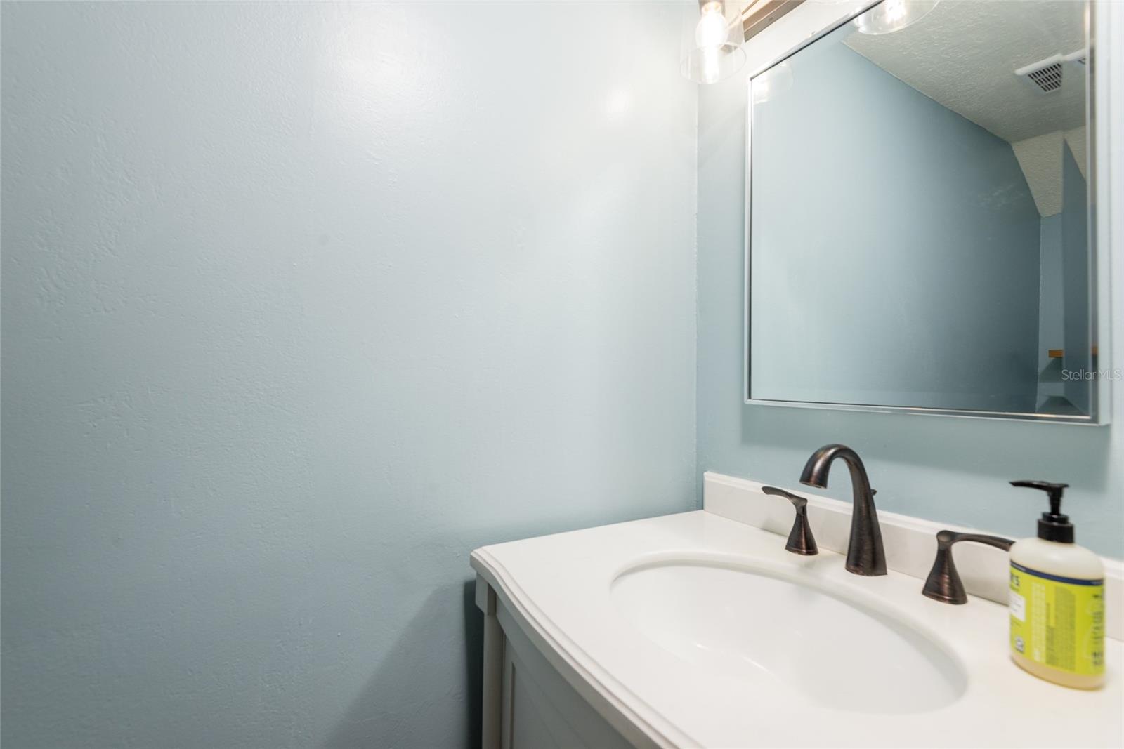 Image 20 of 37 For 14503 Thornfield Court