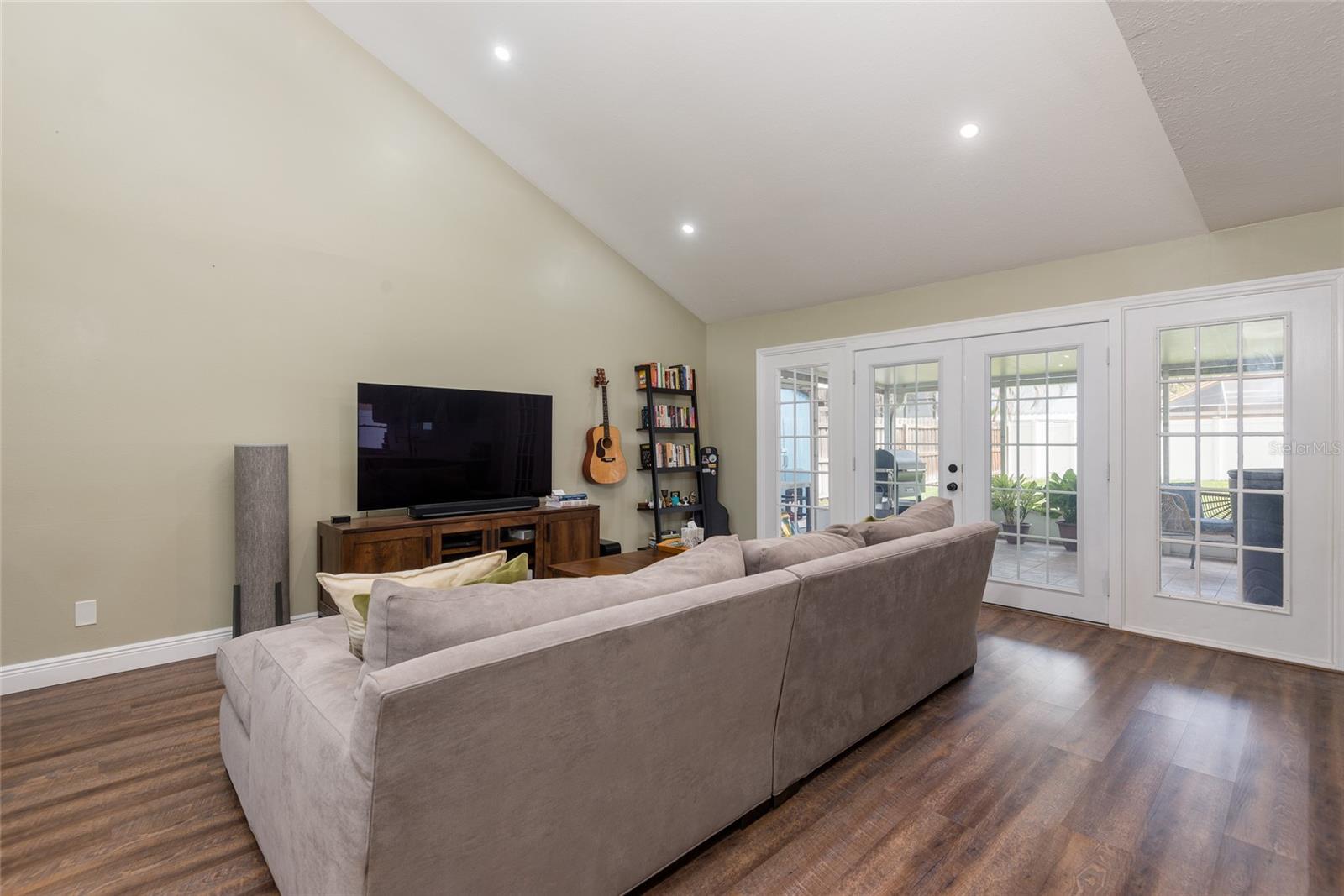 Image 7 of 37 For 14503 Thornfield Court