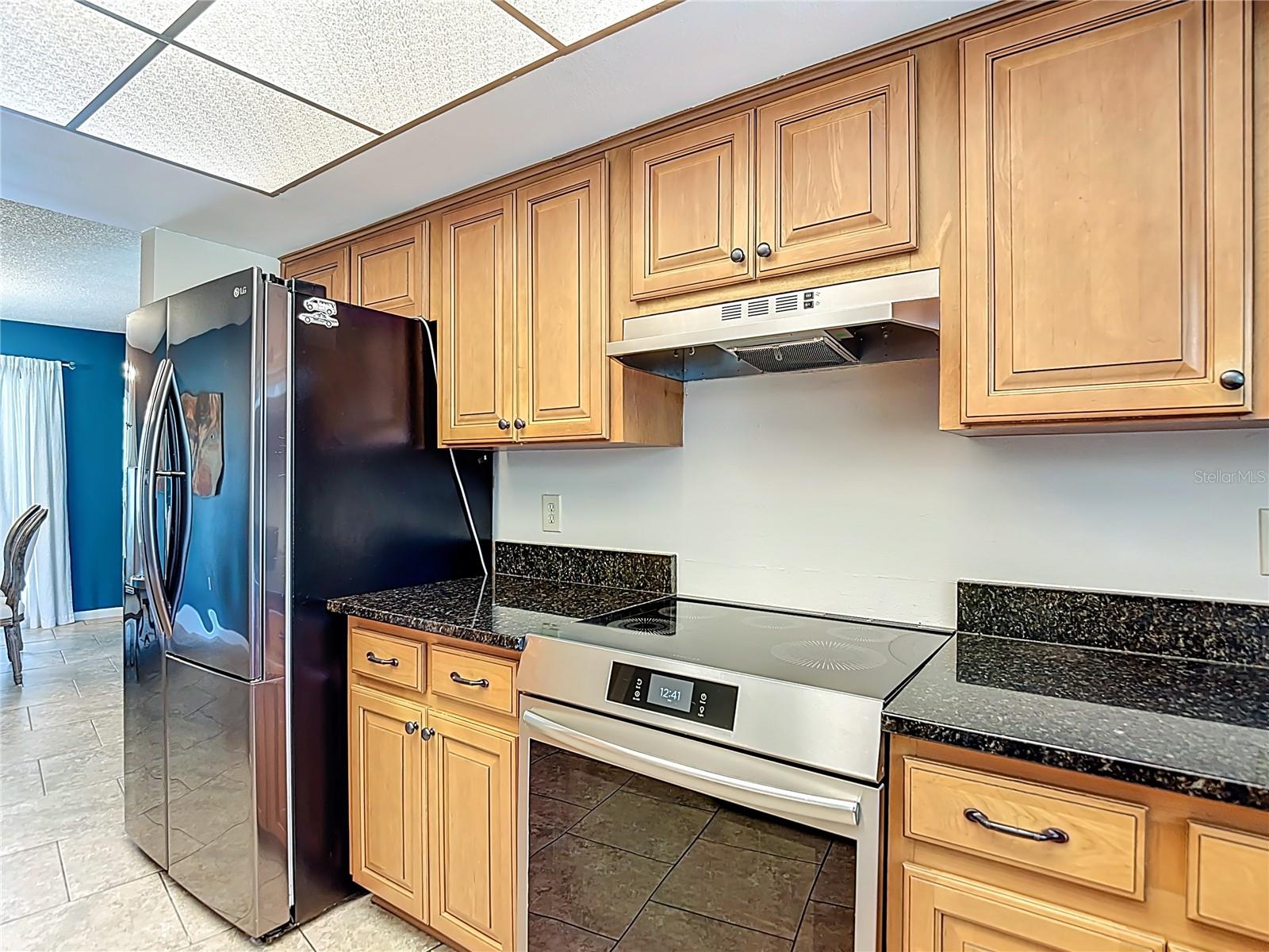 Listing photo id 8 for 9416 Bellhaven Street