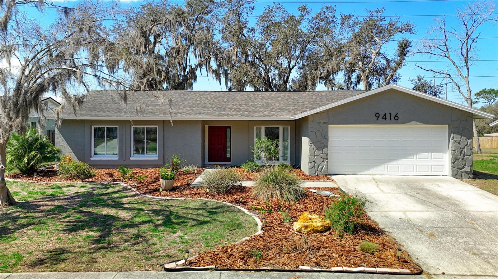 Listing photo id 0 for 9416 Bellhaven Street