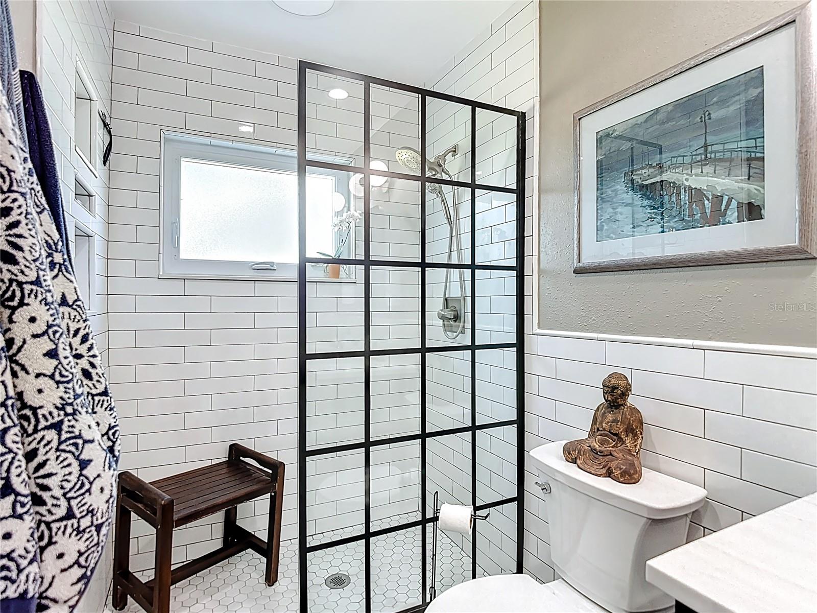 Listing photo id 34 for 9416 Bellhaven Street