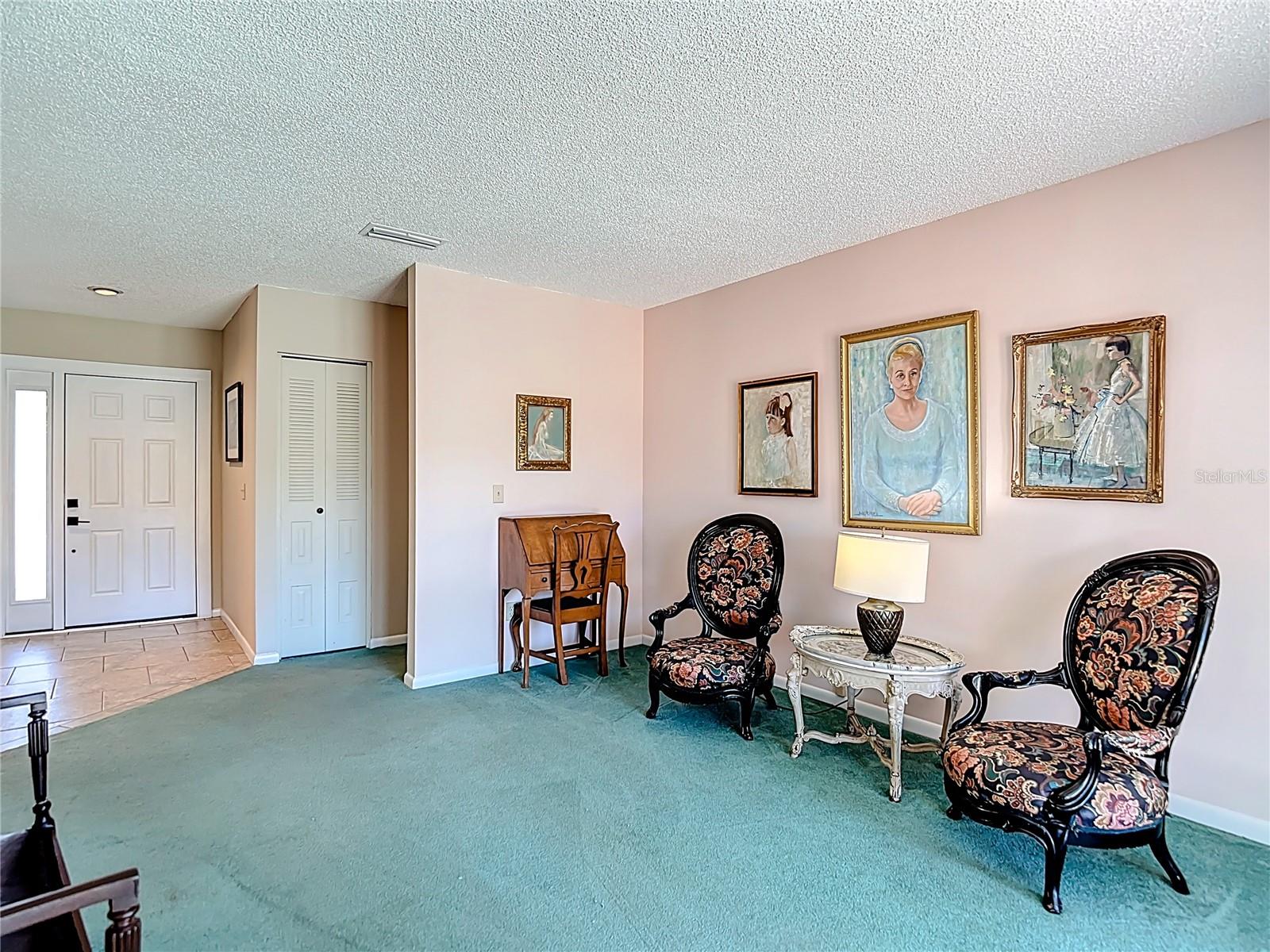 Listing photo id 37 for 9416 Bellhaven Street