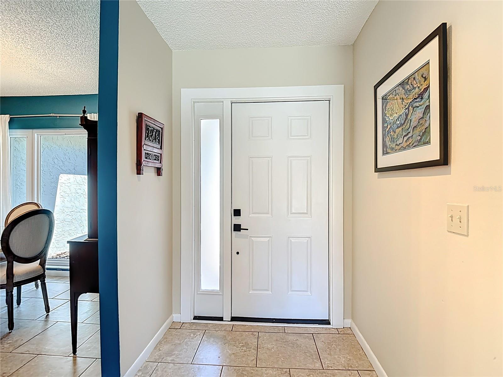 Listing photo id 2 for 9416 Bellhaven Street