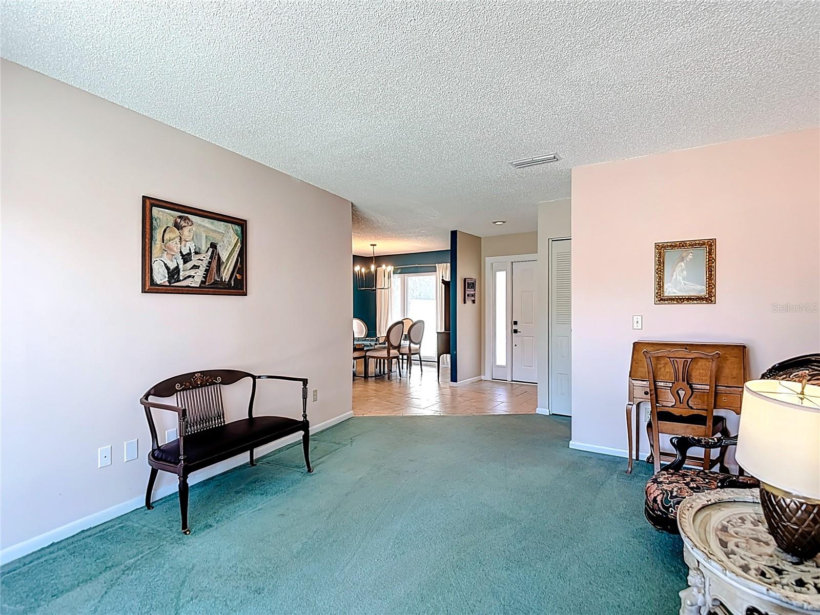 Listing photo id 38 for 9416 Bellhaven Street