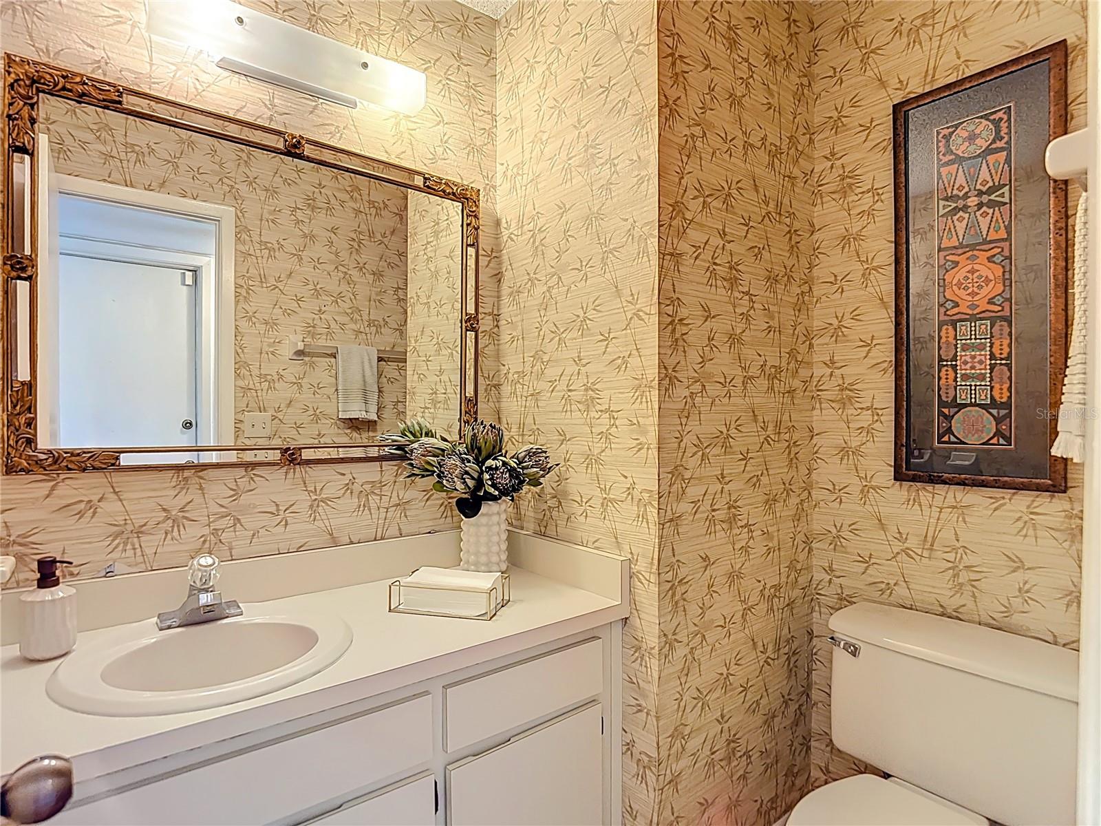 Listing photo id 40 for 9416 Bellhaven Street