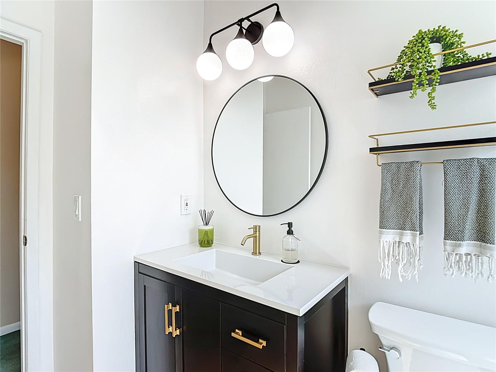 Listing photo id 43 for 9416 Bellhaven Street