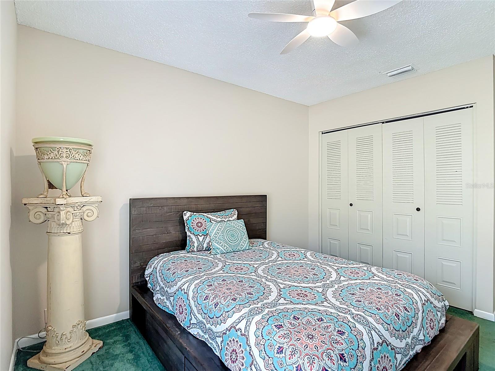 Listing photo id 46 for 9416 Bellhaven Street