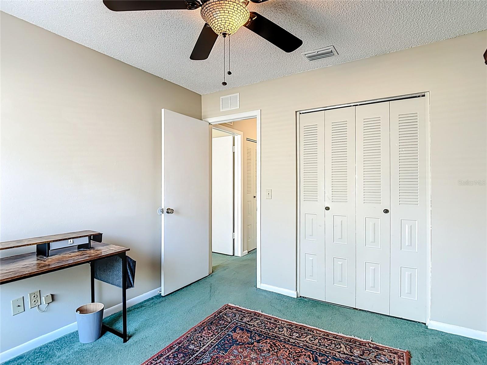 Listing photo id 52 for 9416 Bellhaven Street