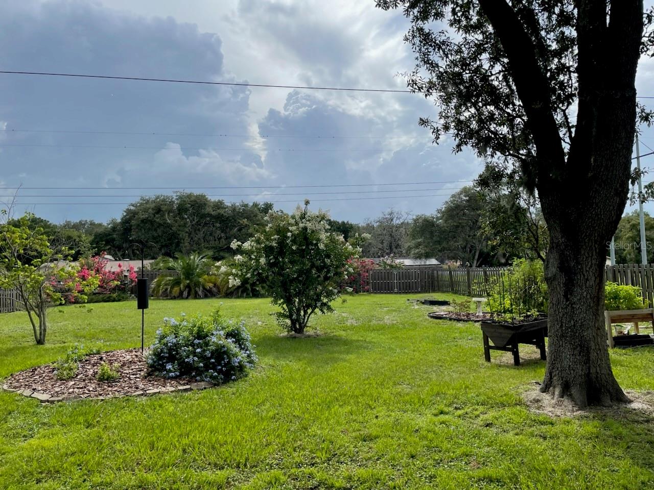 Listing photo id 56 for 9416 Bellhaven Street