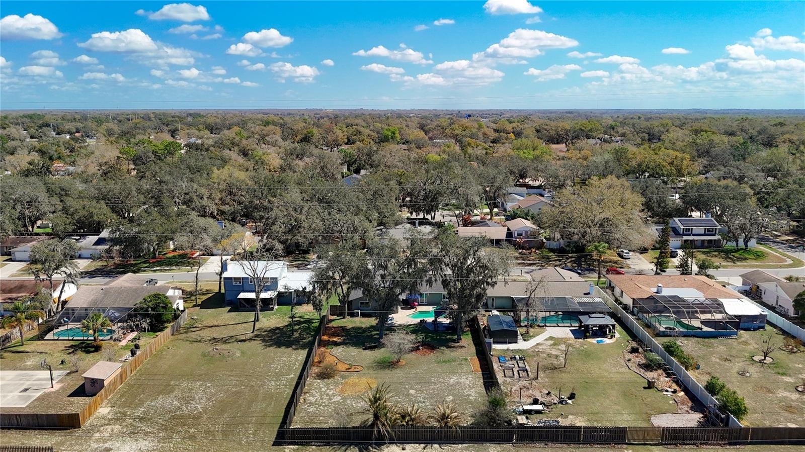 Listing photo id 60 for 9416 Bellhaven Street