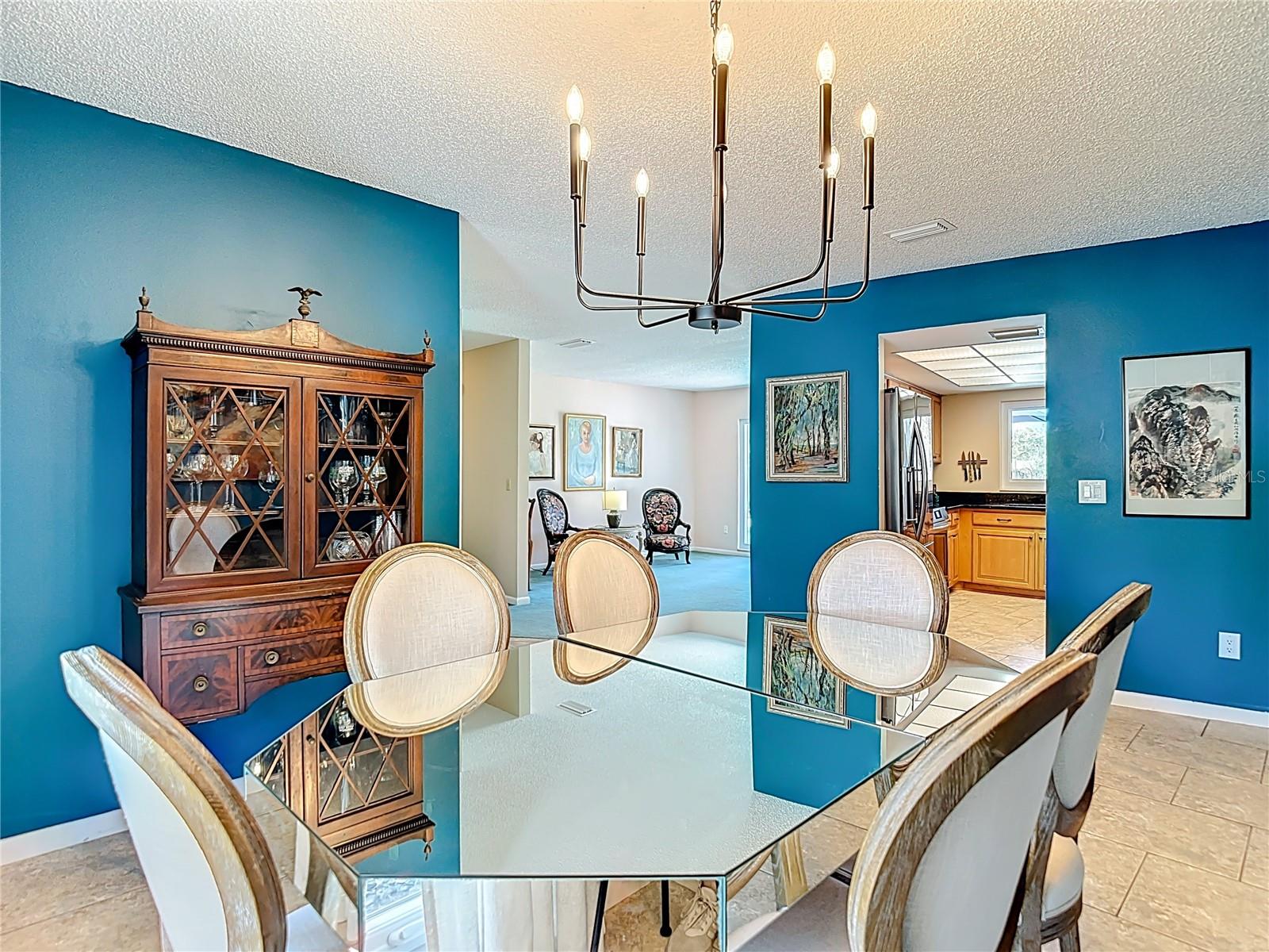 Listing photo id 6 for 9416 Bellhaven Street