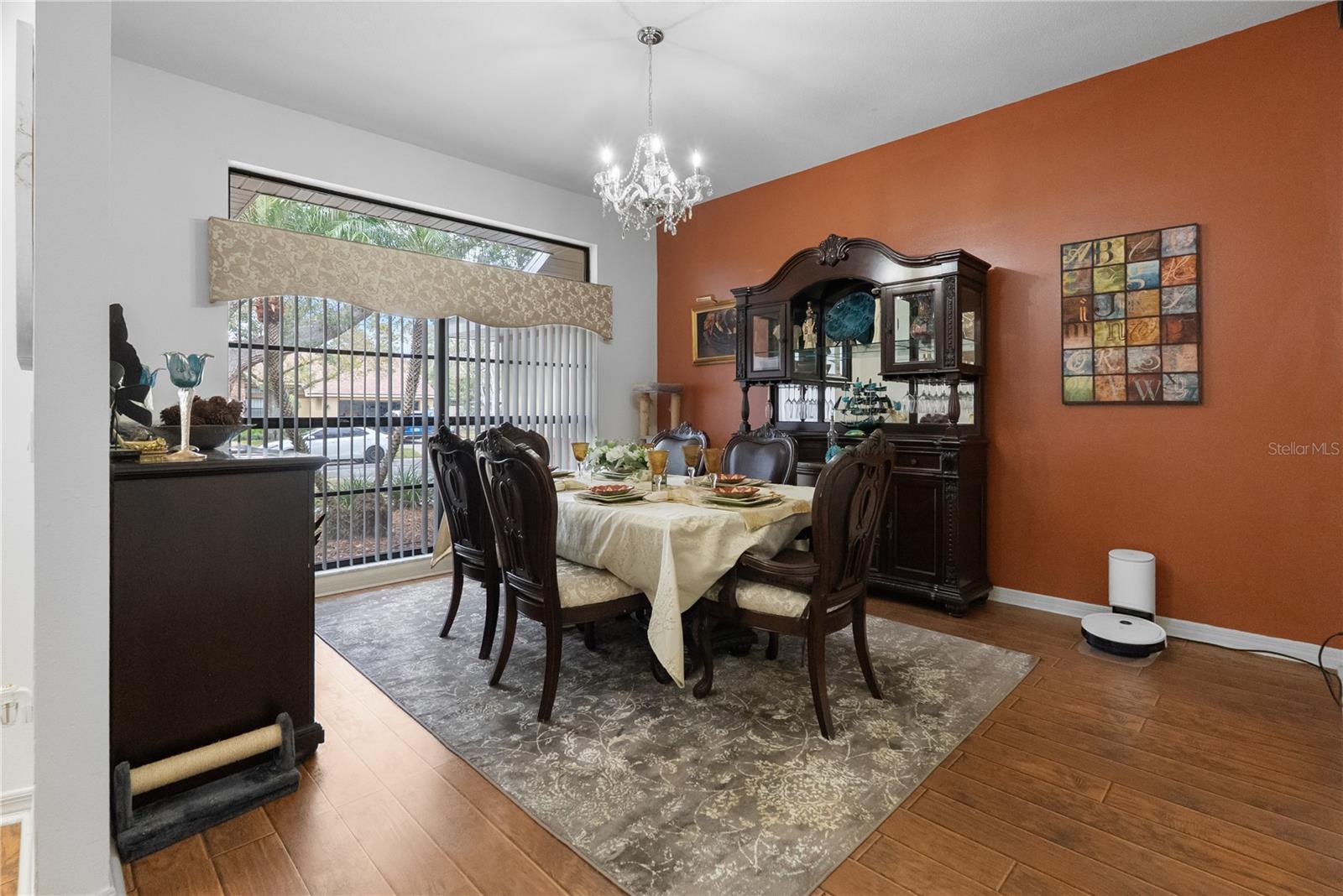 Image 12 of 85 For 1619 Palace Court