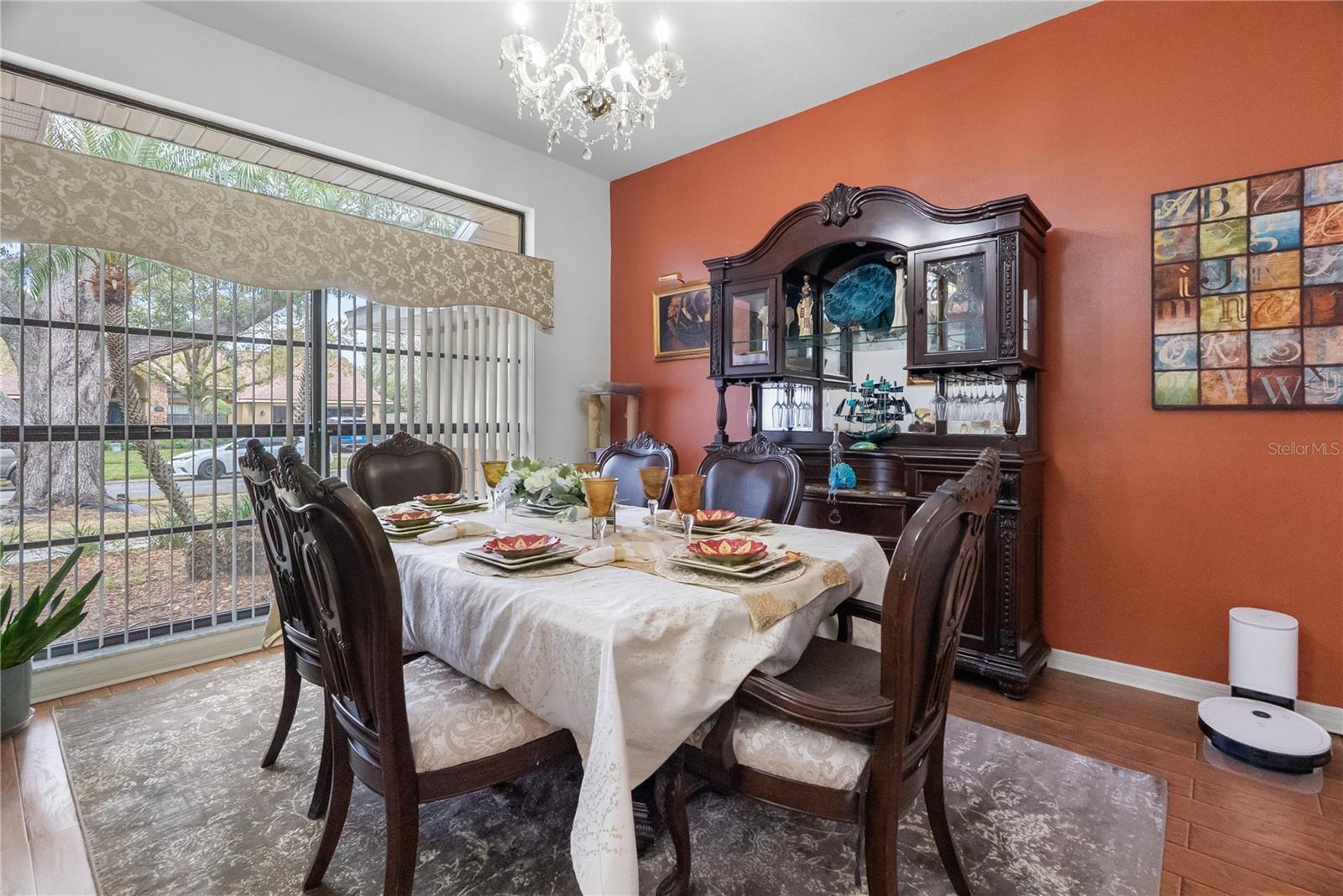 Image 13 of 85 For 1619 Palace Court