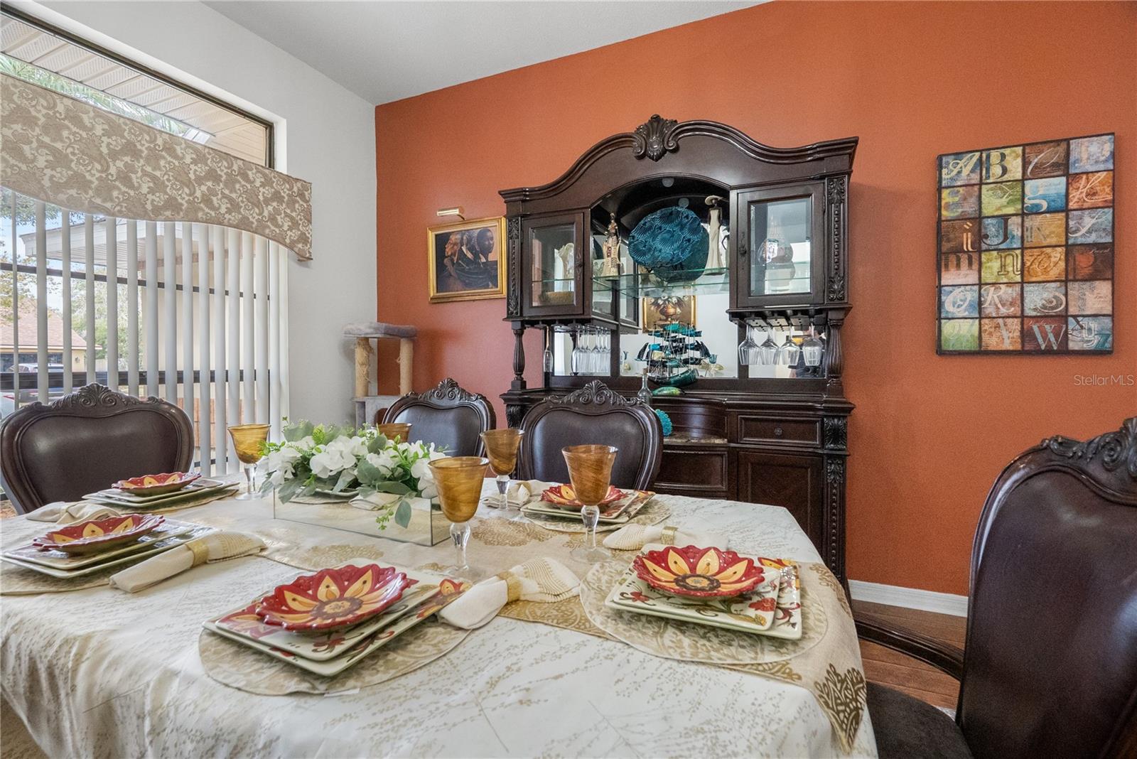 Image 14 of 85 For 1619 Palace Court