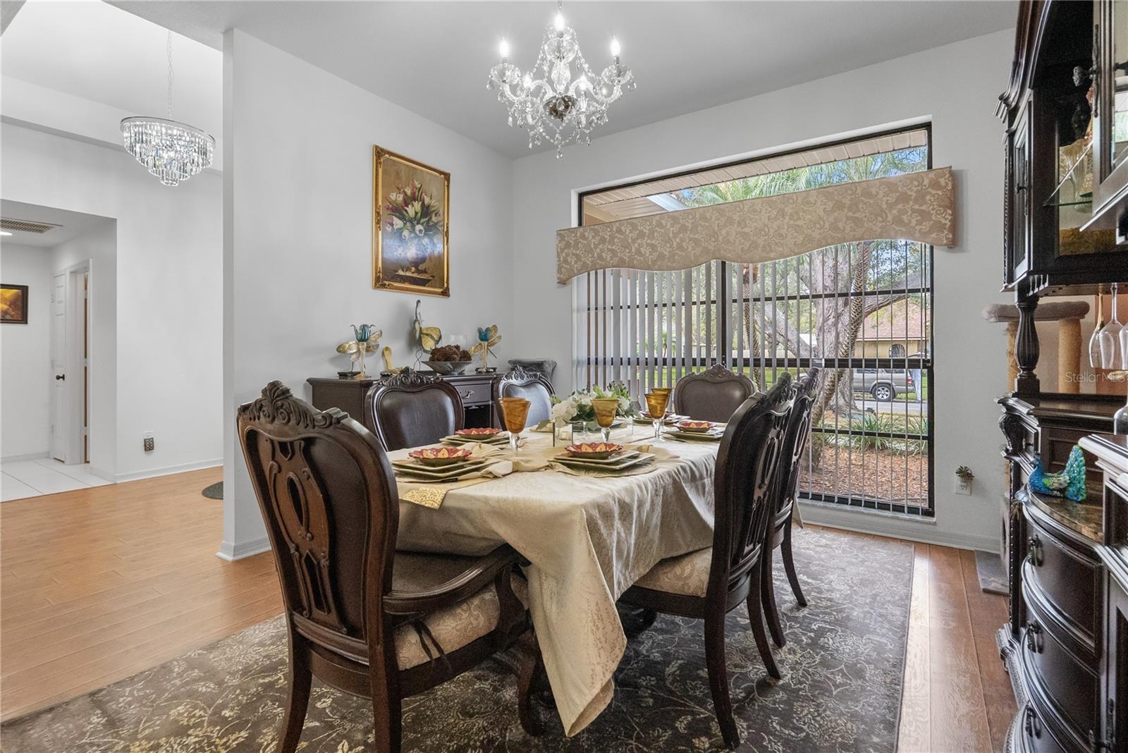 Image 17 of 85 For 1619 Palace Court