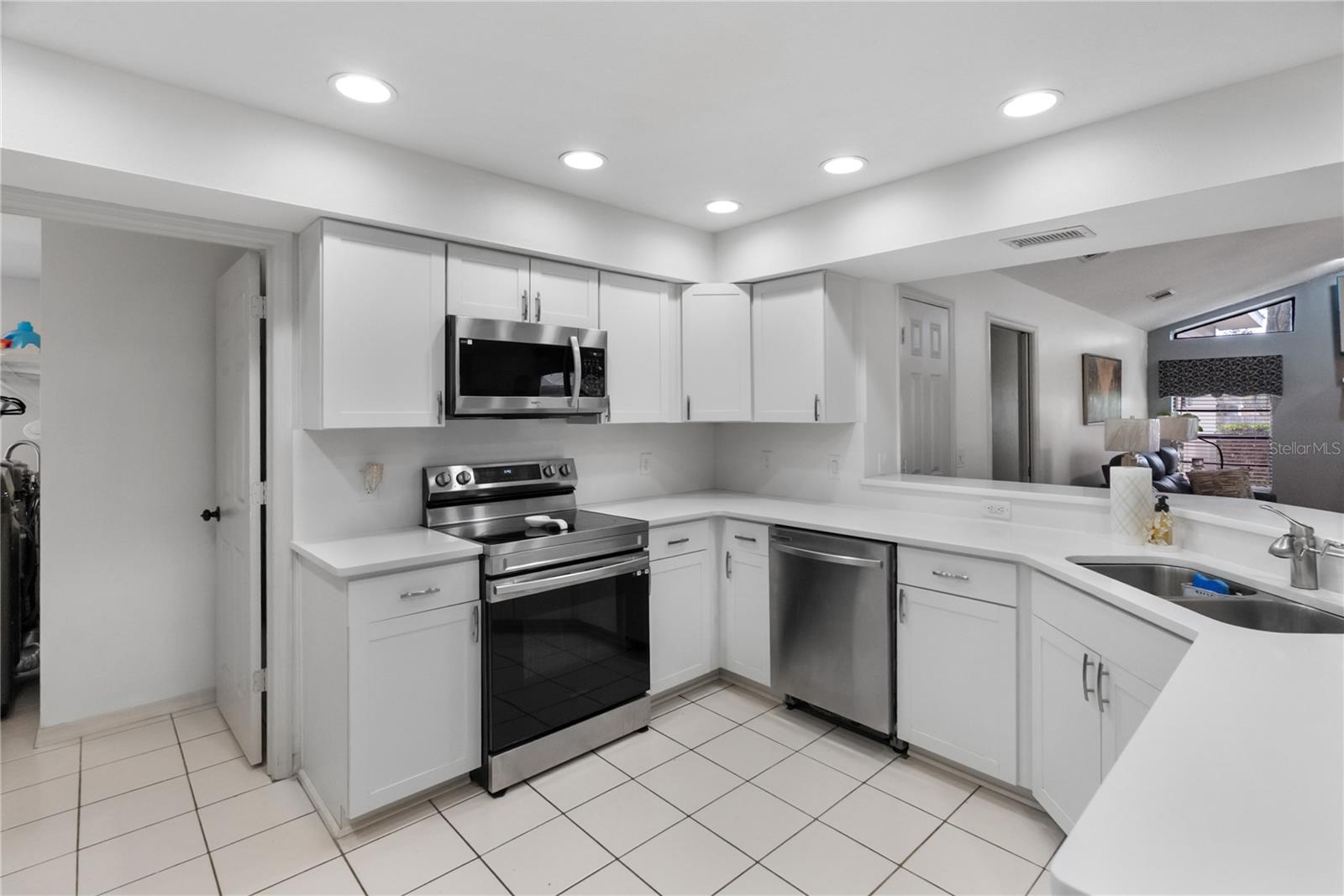 Image 19 of 85 For 1619 Palace Court