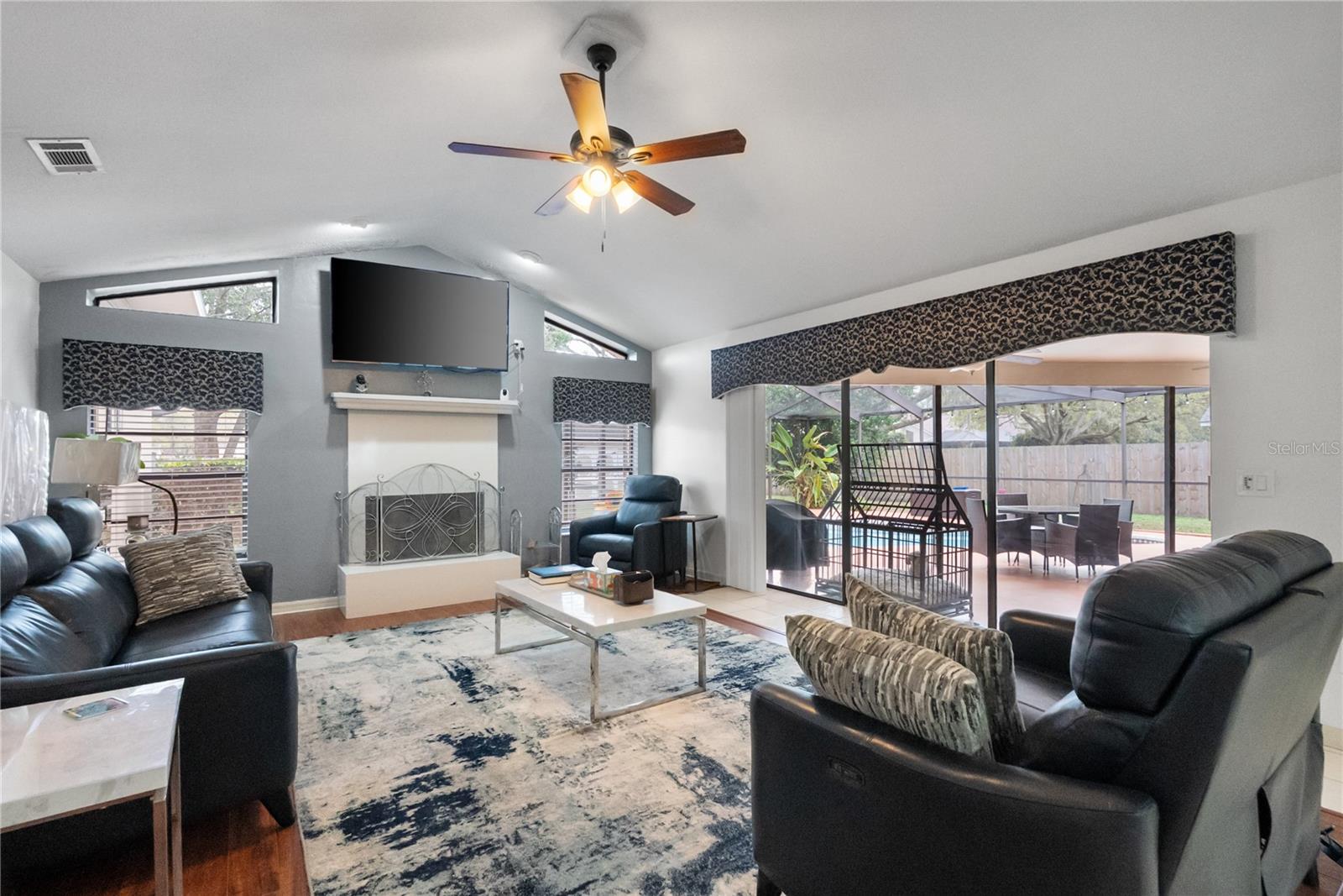 Image 26 of 85 For 1619 Palace Court