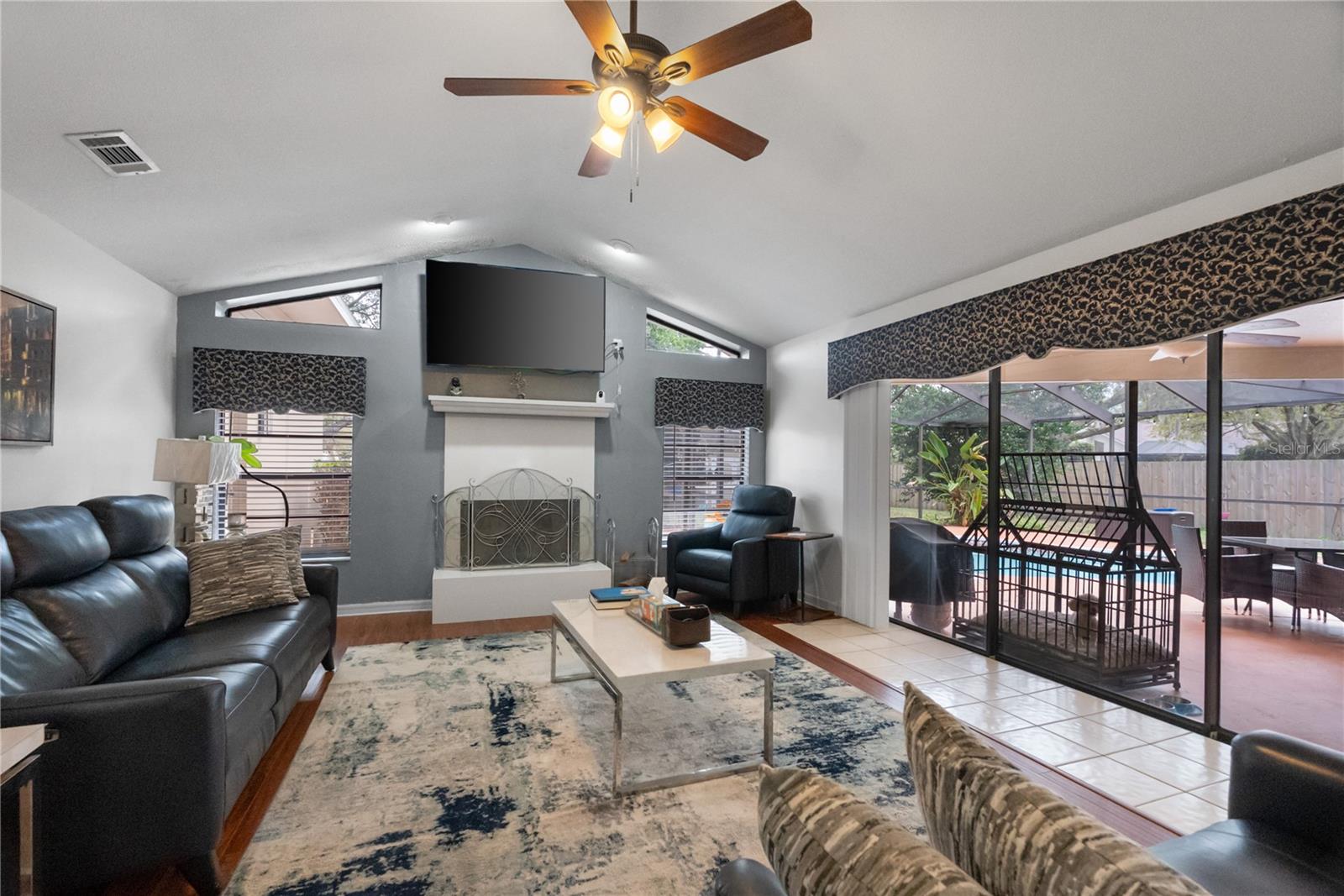 Image 27 of 85 For 1619 Palace Court