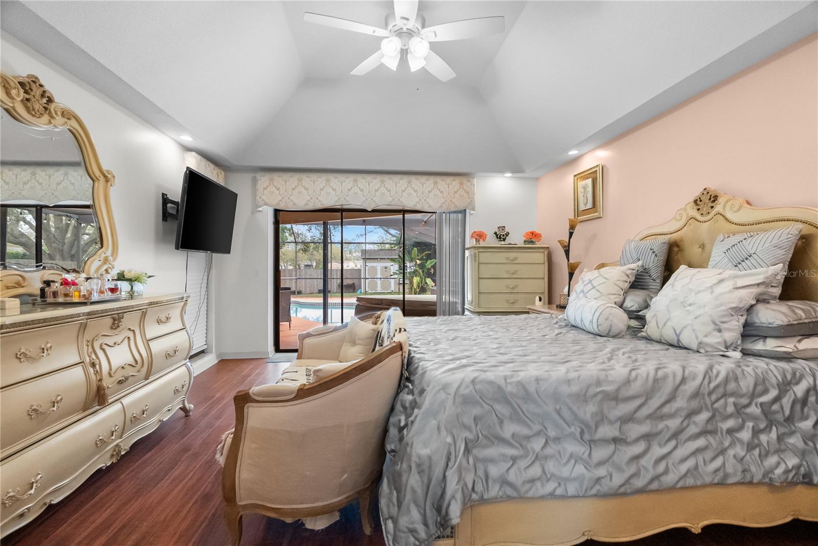 Image 33 of 85 For 1619 Palace Court