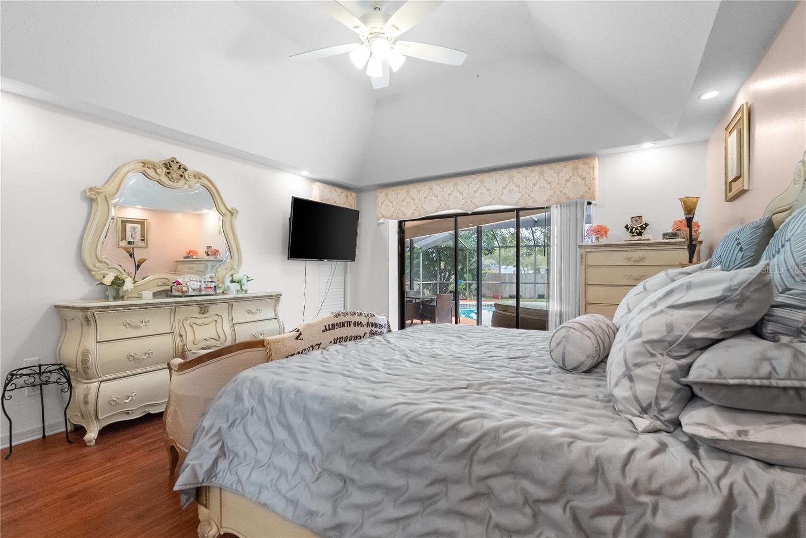 Image 34 of 85 For 1619 Palace Court