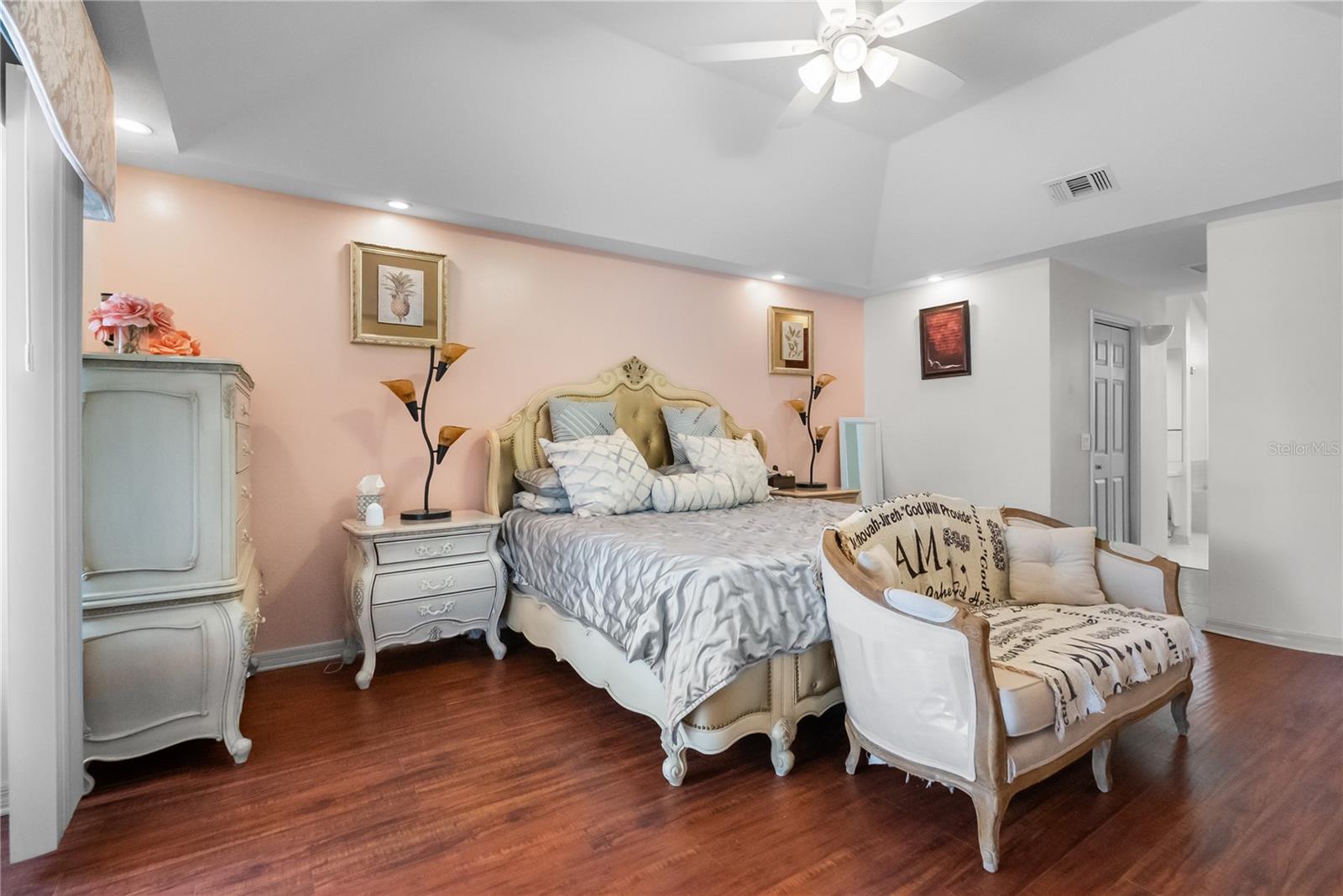 Image 35 of 85 For 1619 Palace Court