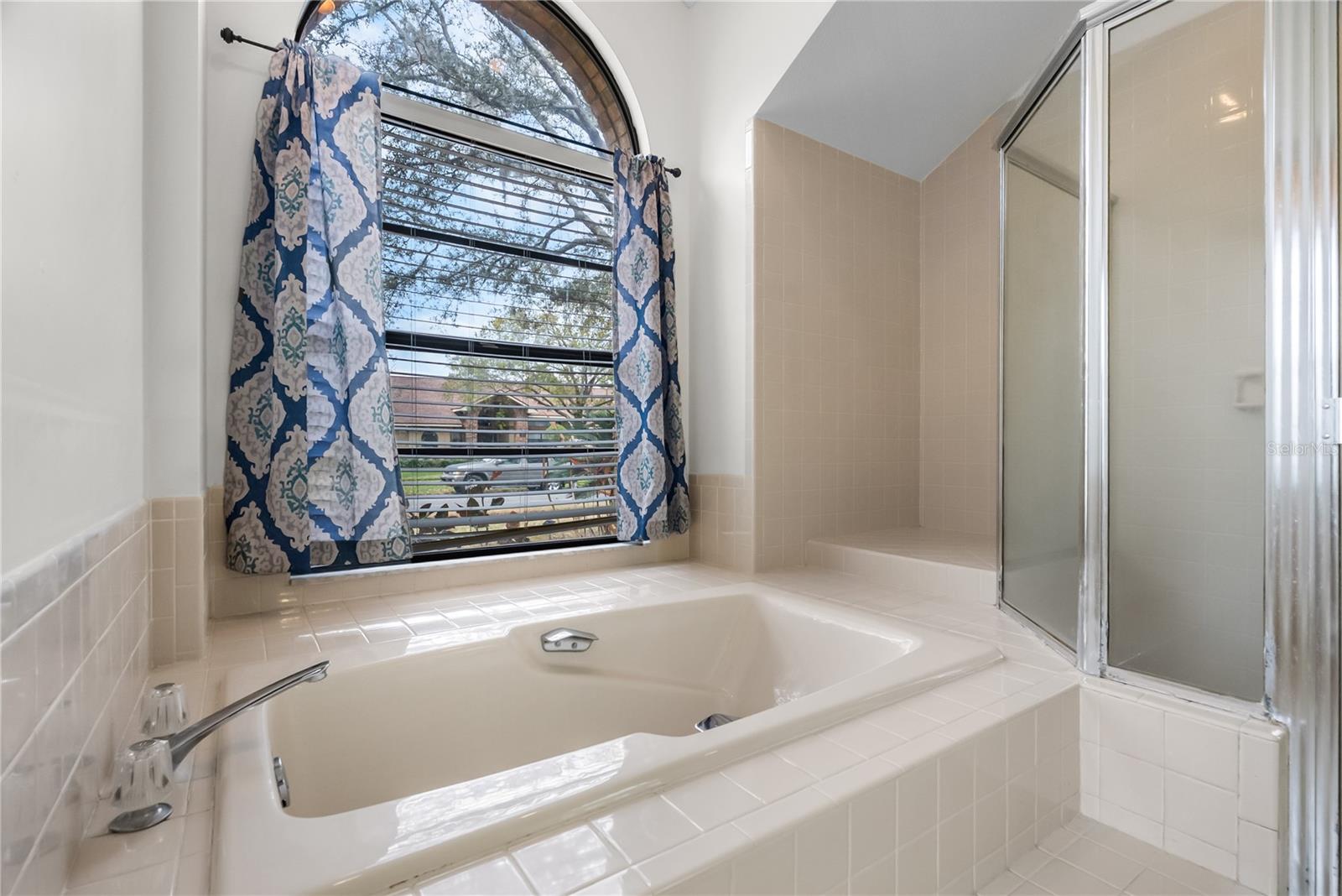 Image 42 of 85 For 1619 Palace Court