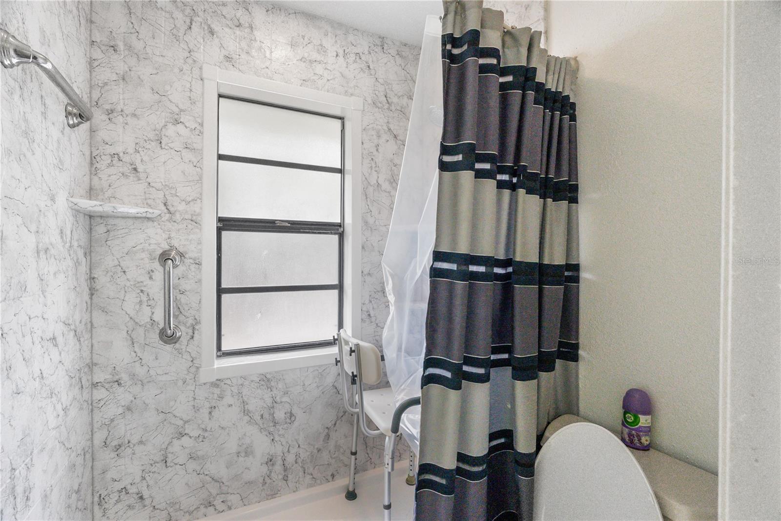 Image 54 of 85 For 1619 Palace Court