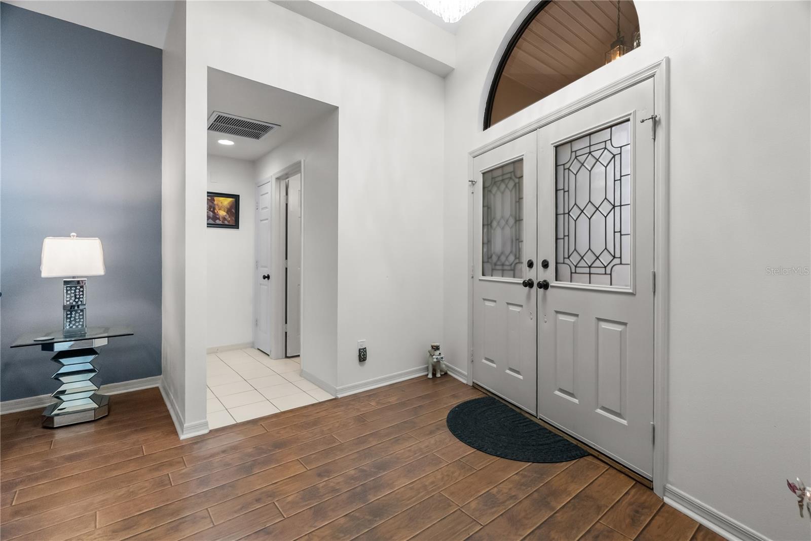 Image 6 of 85 For 1619 Palace Court