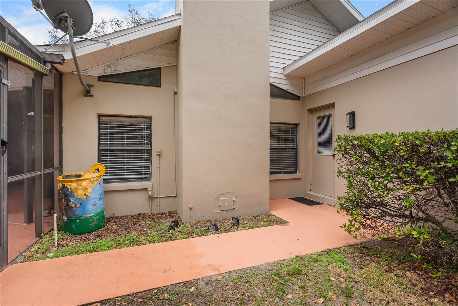 Image 72 of 85 For 1619 Palace Court