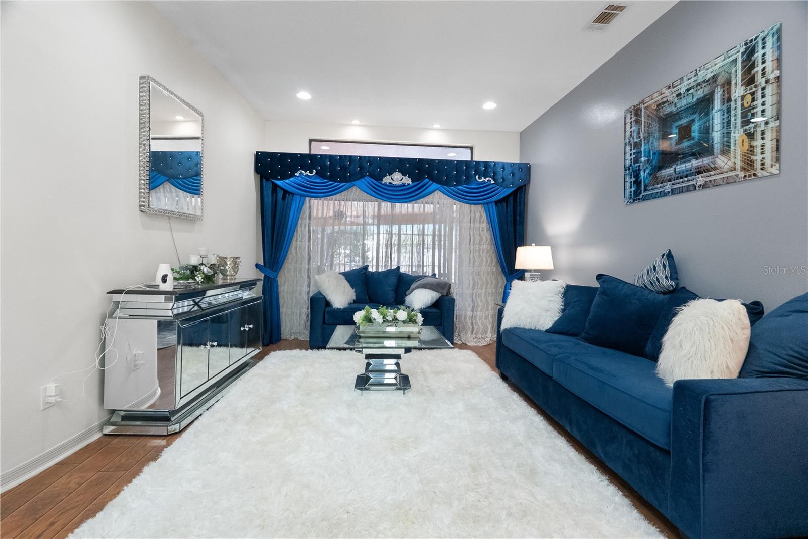 Image 8 of 85 For 1619 Palace Court