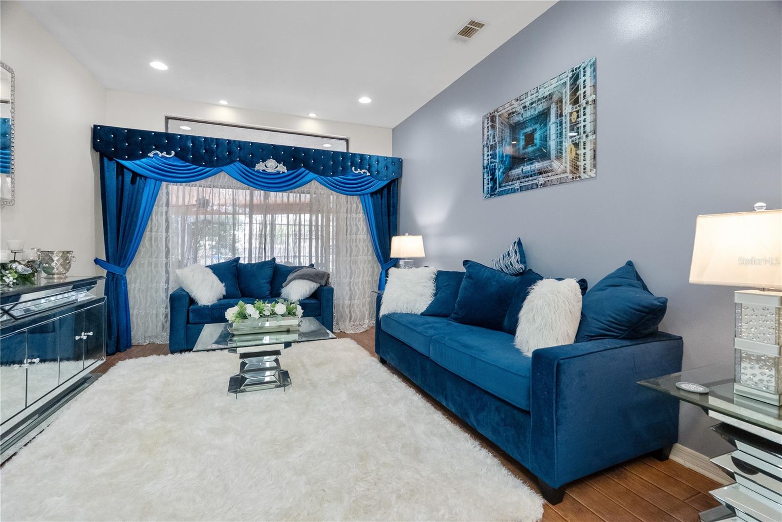 Image 9 of 85 For 1619 Palace Court