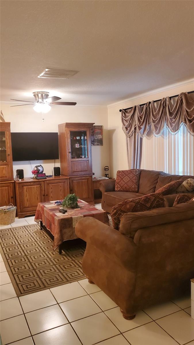 Image 6 of 17 For 1935 Villa Rosa Drive