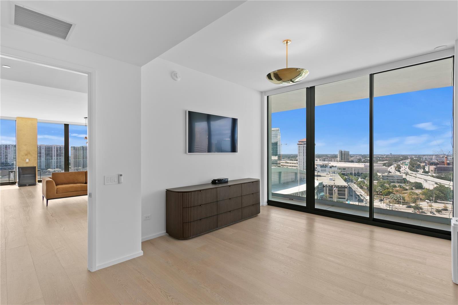 Image 22 of 51 For 1000 Water Street 1201