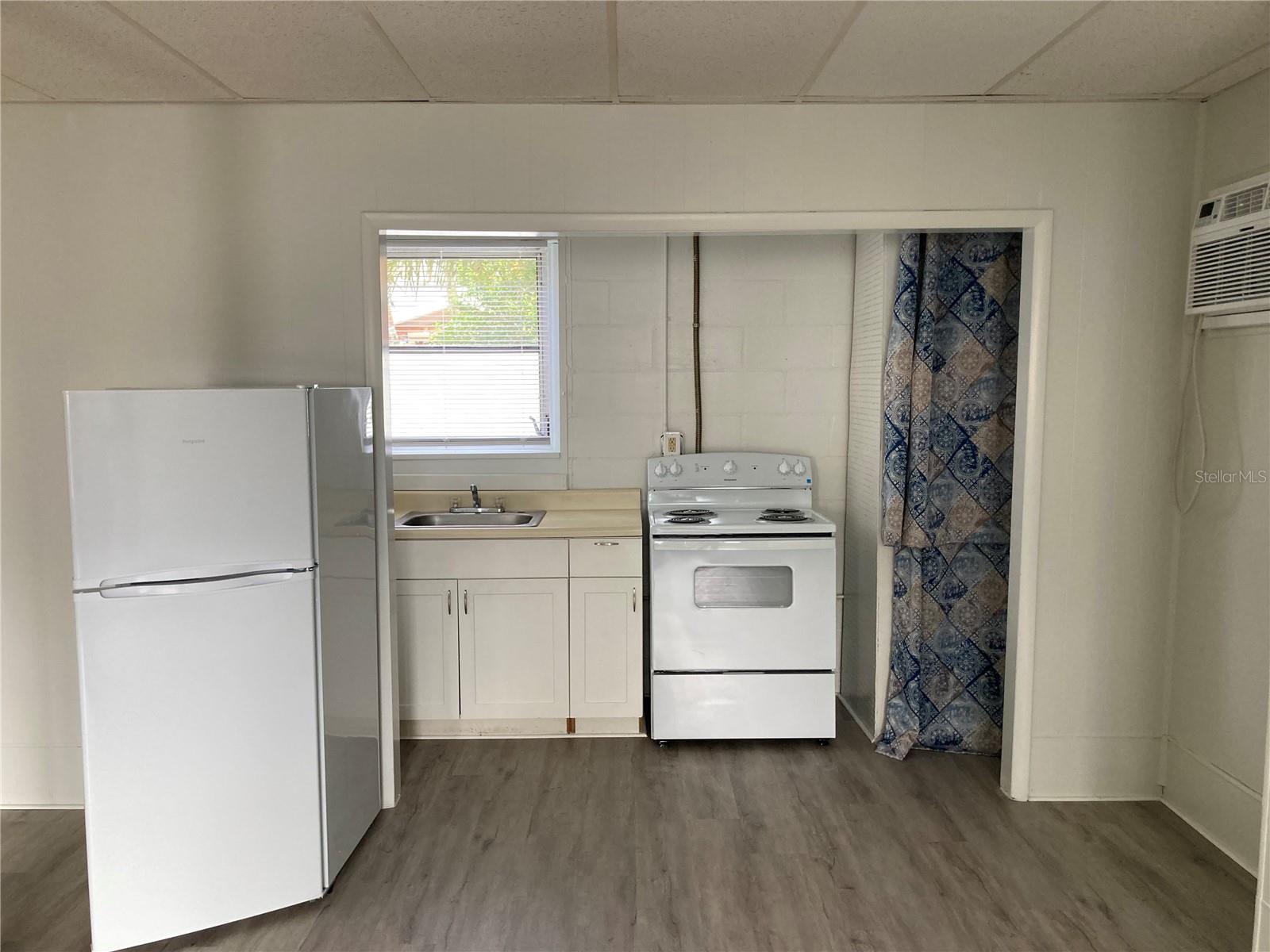 Image 7 of 12 For 3421 35th Street N A