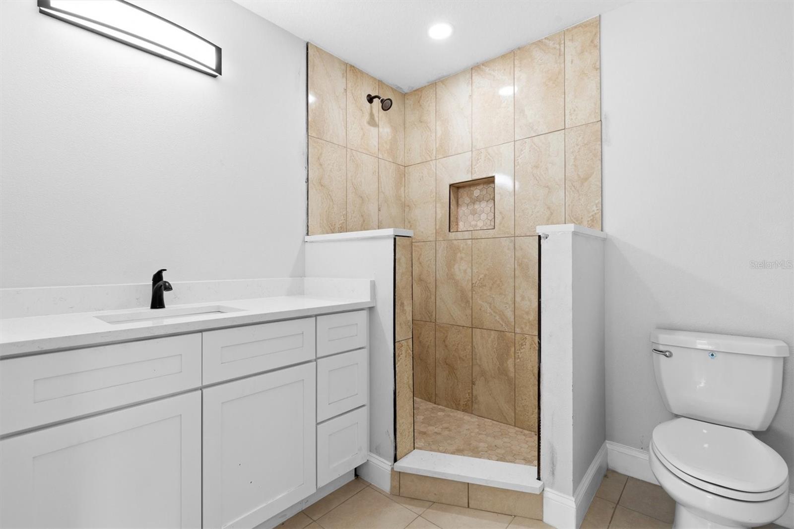 Listing photo id 5 for 2014 Wood Street