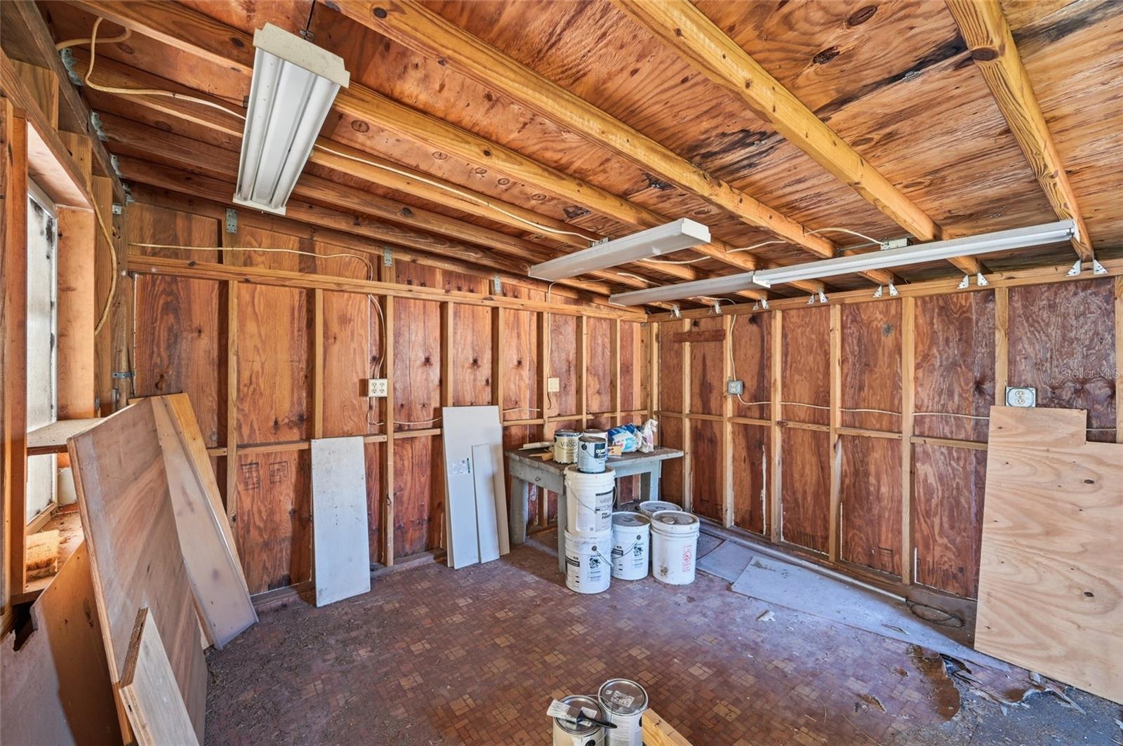 Image 21 of 35 For 2768 Belle Haven Drive