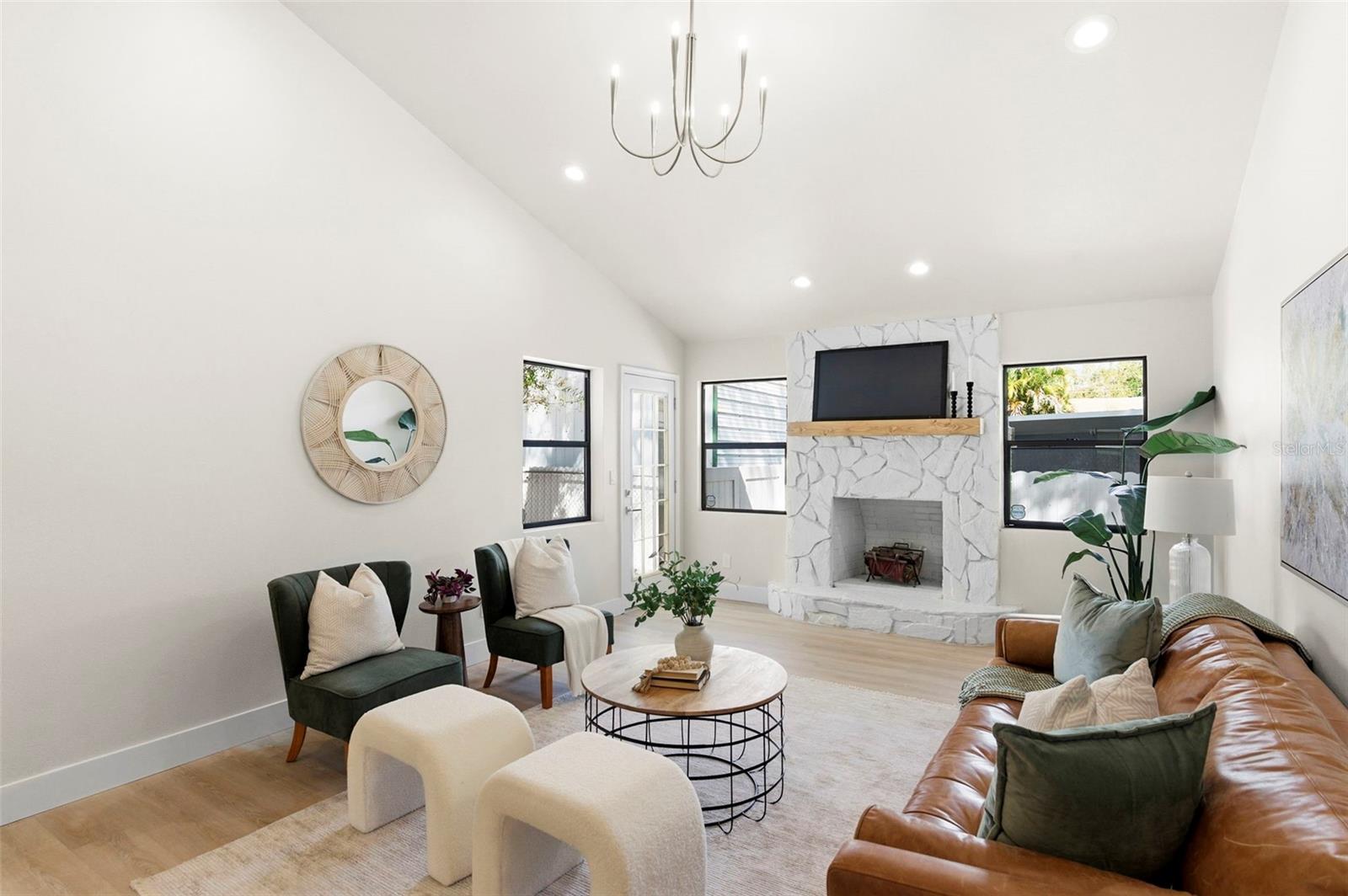 Image 14 of 40 For 5124 Ridge Street N