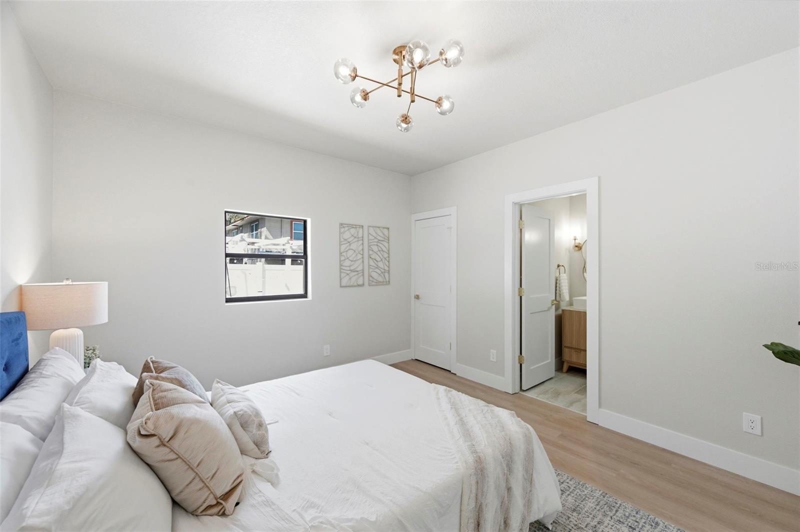 Image 18 of 40 For 5124 Ridge Street N