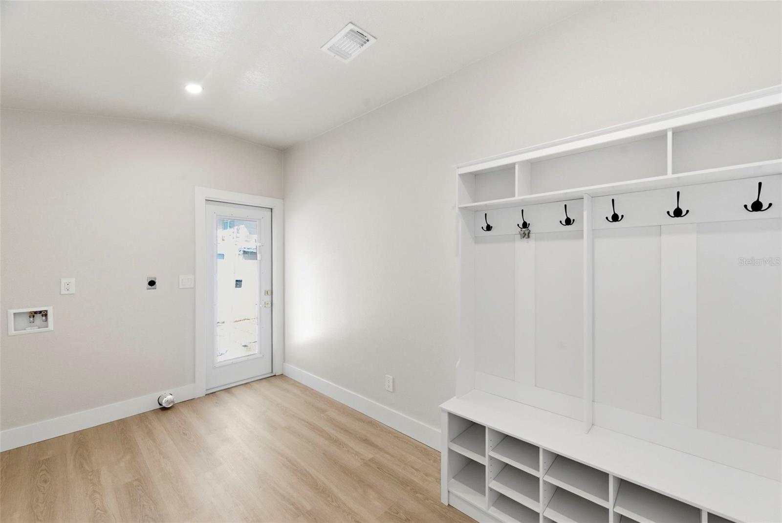 Image 20 of 40 For 5124 Ridge Street N