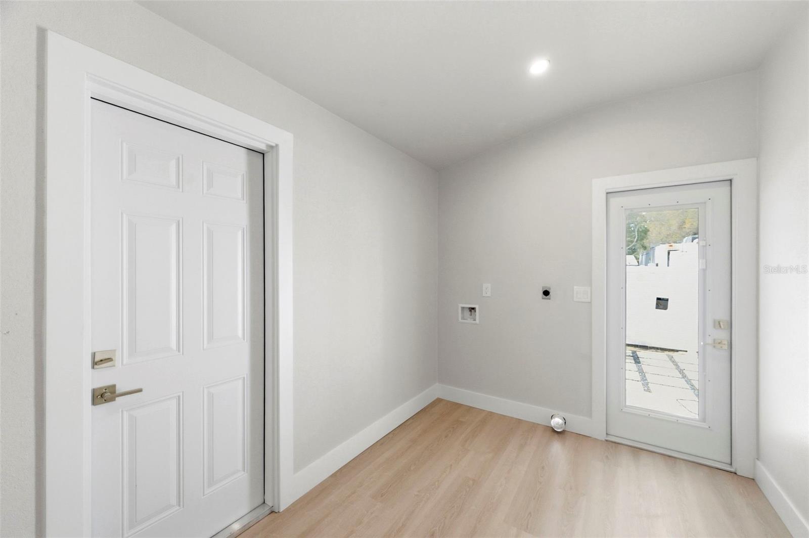 Image 21 of 40 For 5124 Ridge Street N