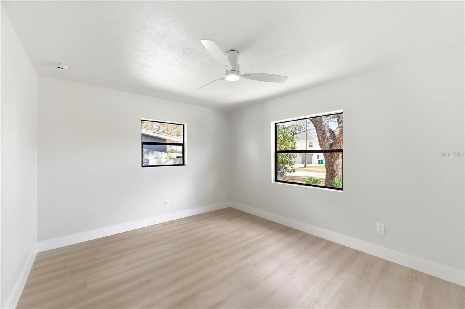 Image 22 of 40 For 5124 Ridge Street N