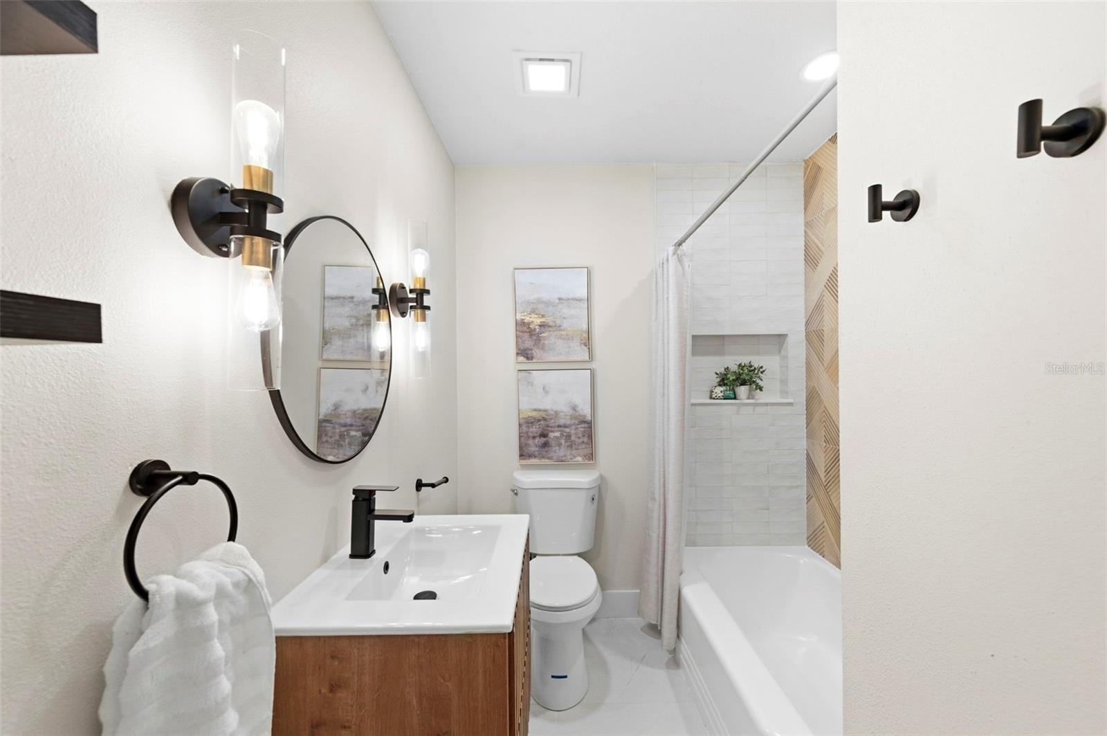 Image 28 of 40 For 5124 Ridge Street N