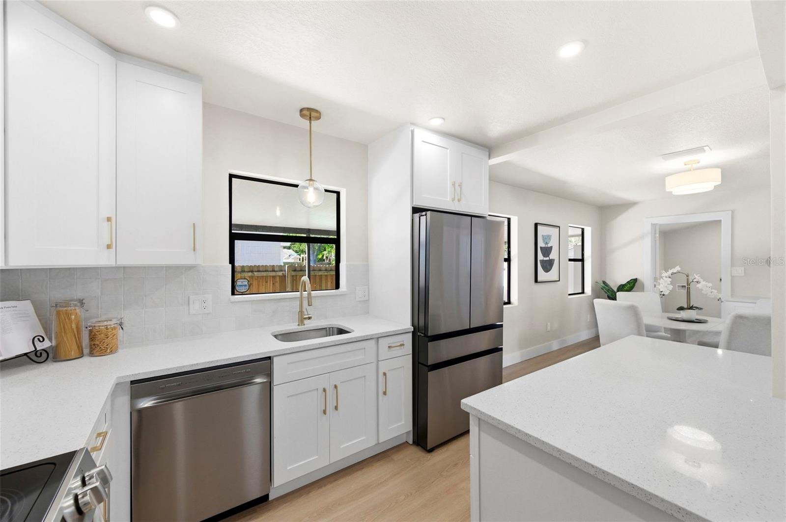 Image 7 of 40 For 5124 Ridge Street N