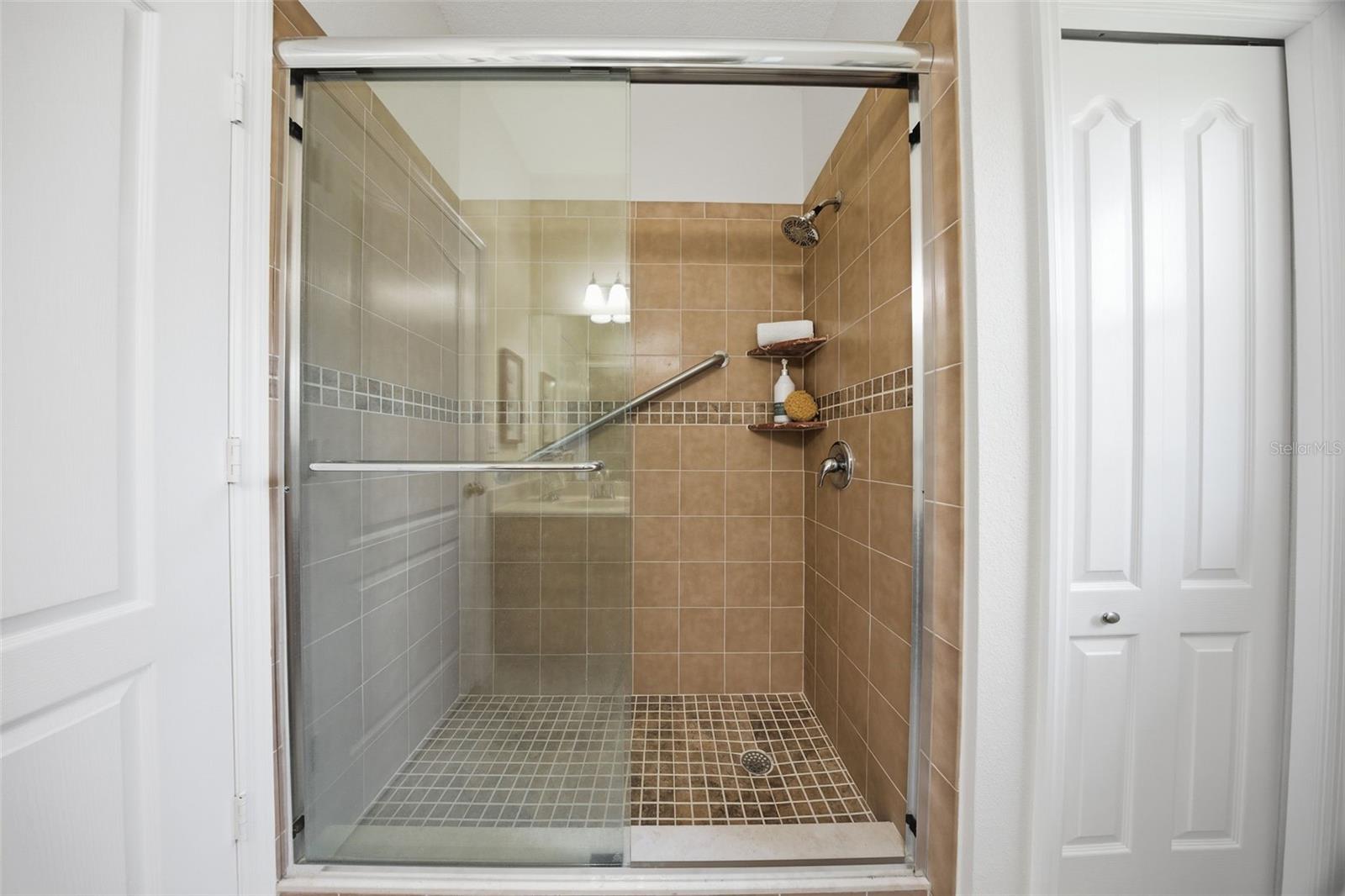 Listing photo id 13 for 19305 Gophertrail Place