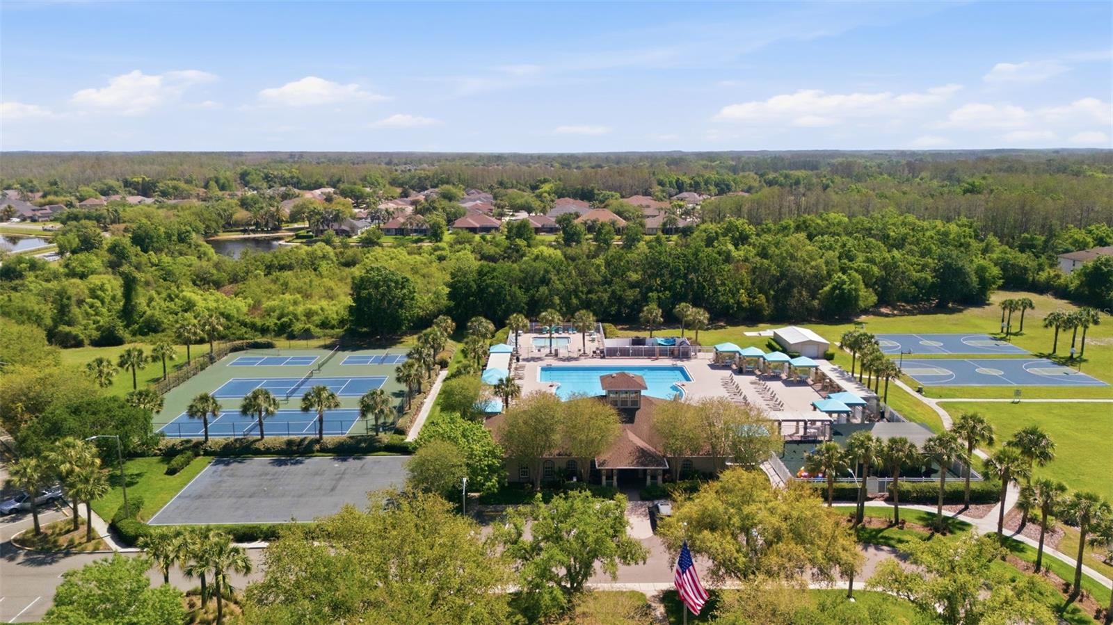 Listing photo id 22 for 19305 Gophertrail Place