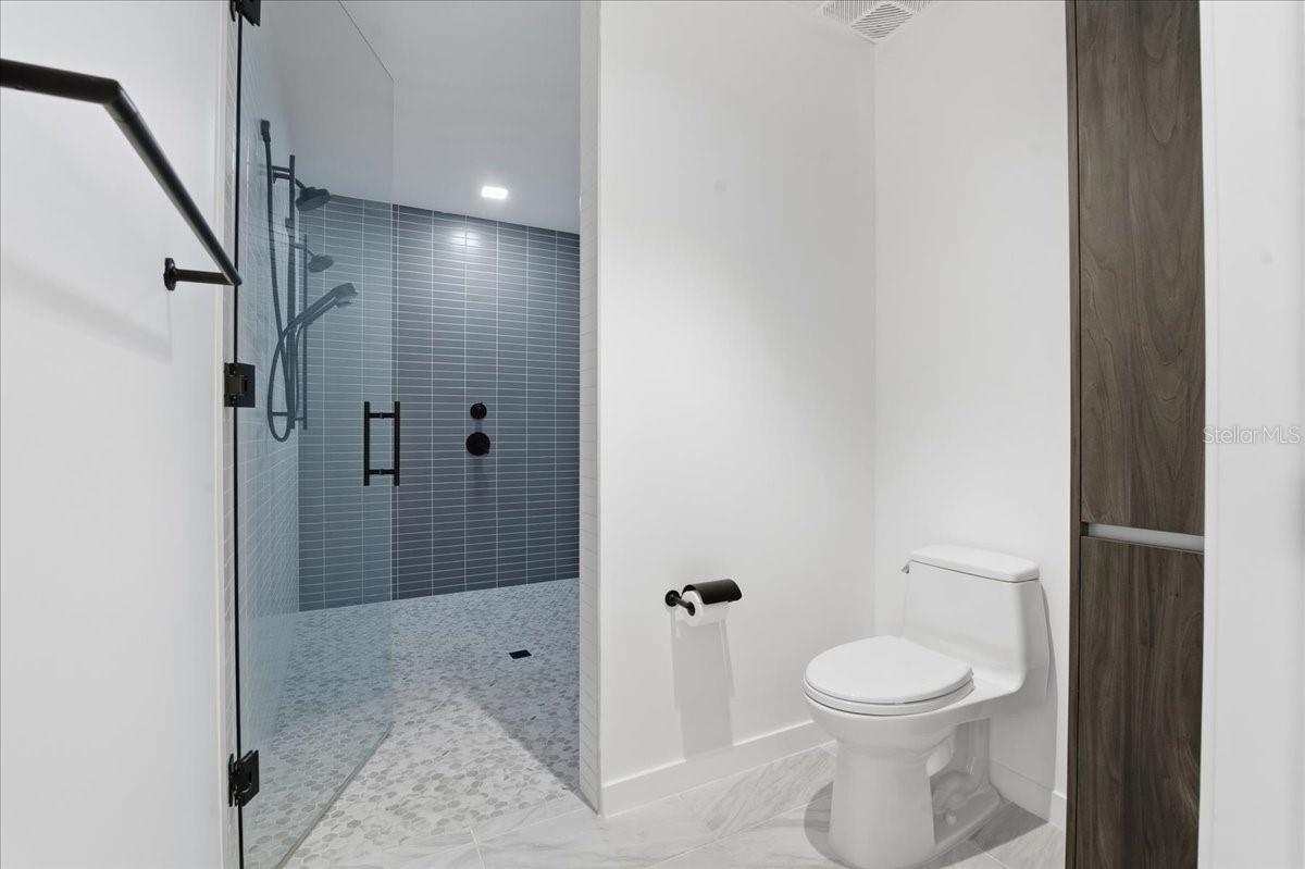 Image 26 of 60 For 777 3rd Avenue N 1202