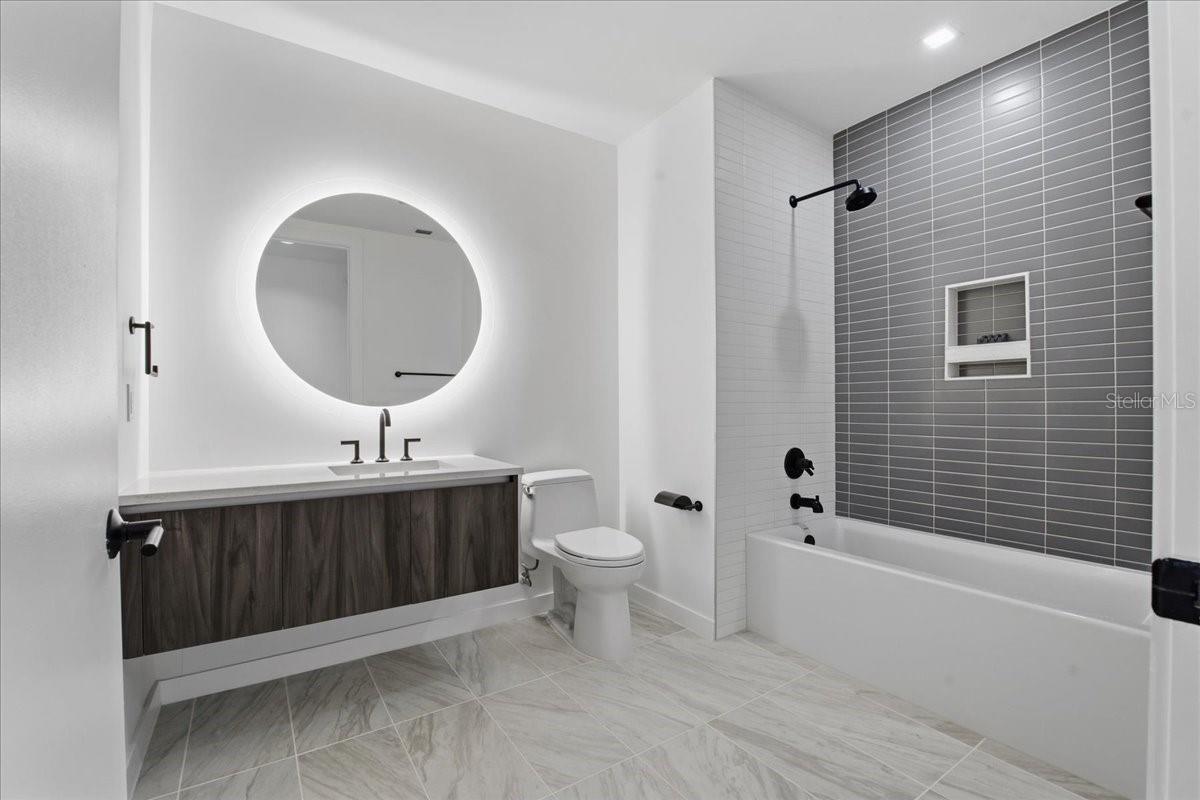 Image 29 of 60 For 777 3rd Avenue N 1202